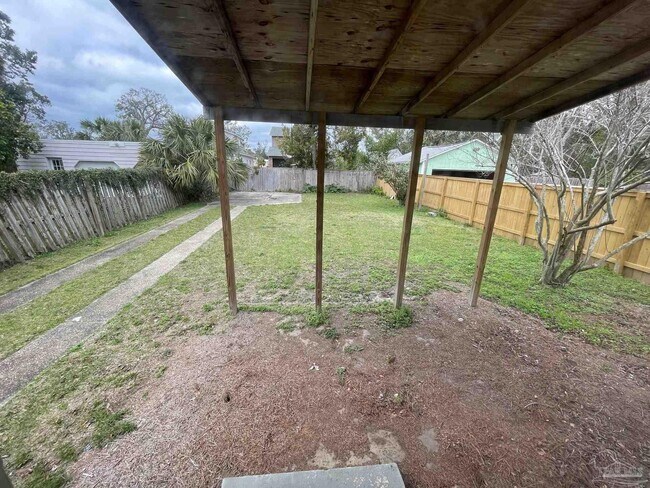 Building Photo - 1310 E Strong St