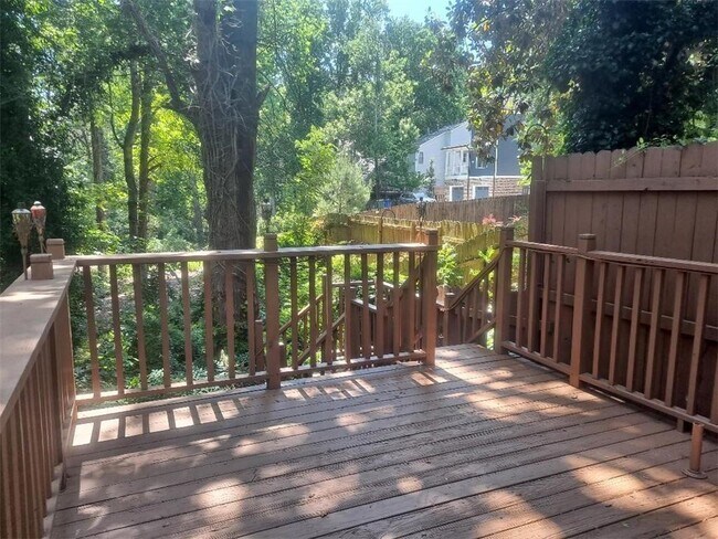 Building Photo - 2431 Coosawattee Dr NE