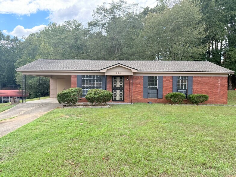 Carport parking - 636 Coalfire Ave