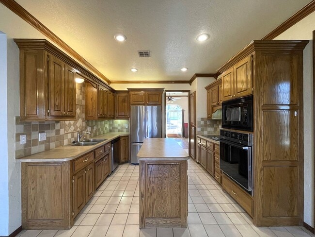 Building Photo - 12409 Hastings Rd