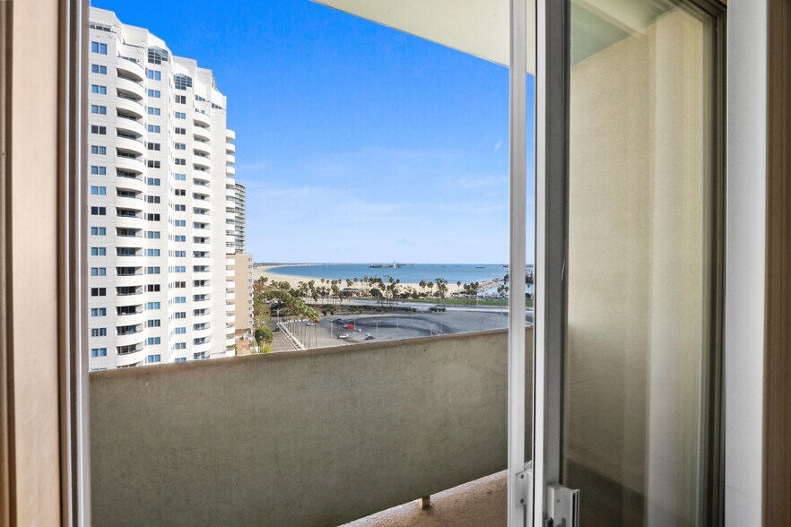 Building Photo - 488 E Ocean Blvd