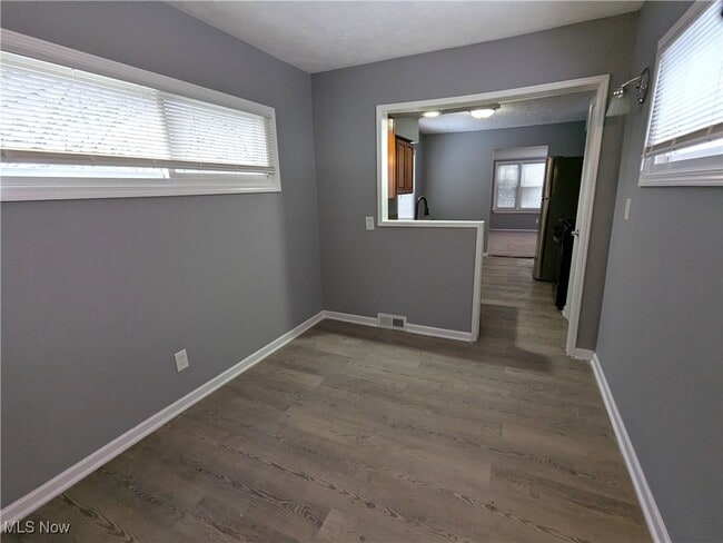 Building Photo - 16401 Home Ave