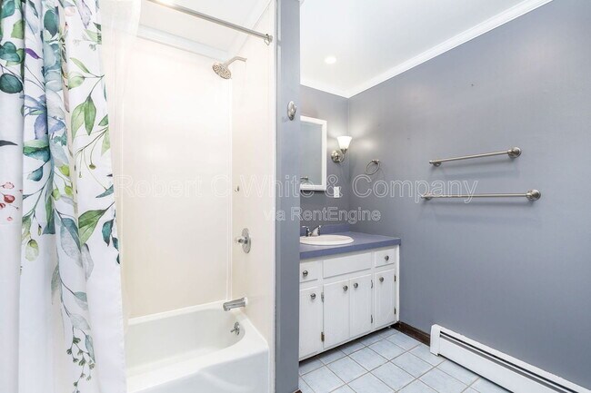 Building Photo - 42 Valley View Ln