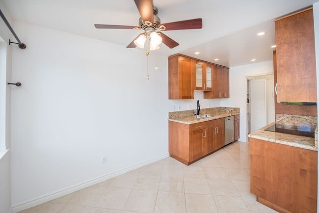 Building Photo - Remodeled Seal Beach Condo