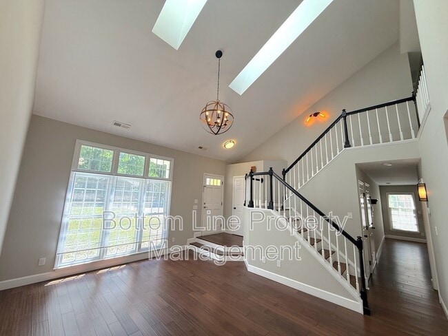 Building Photo - 2321 Heathershire Ln