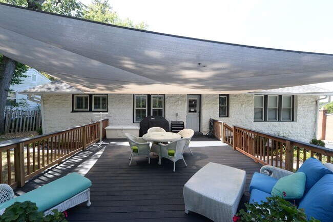 Building Photo - 354 Frieda Ave