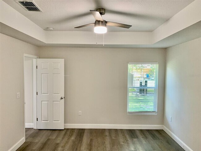 Building Photo - 6338 Lenape Ln