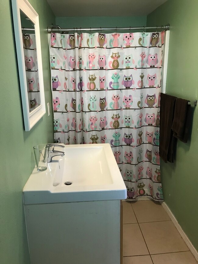bathroom - 11553 Vanport Ave