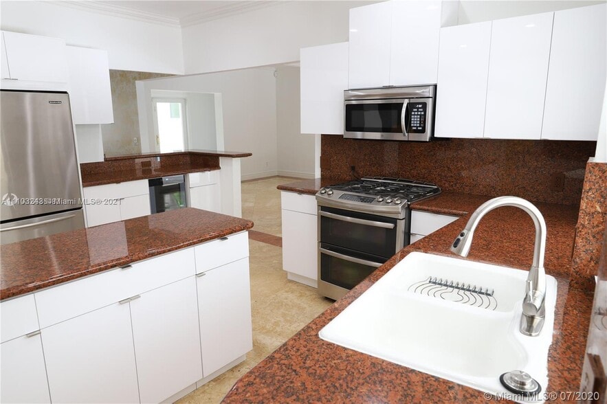 Building Photo - 6540 SW 135th Ter