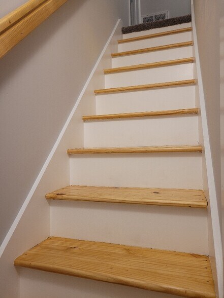 Building Photo - 1407 Whitsett St