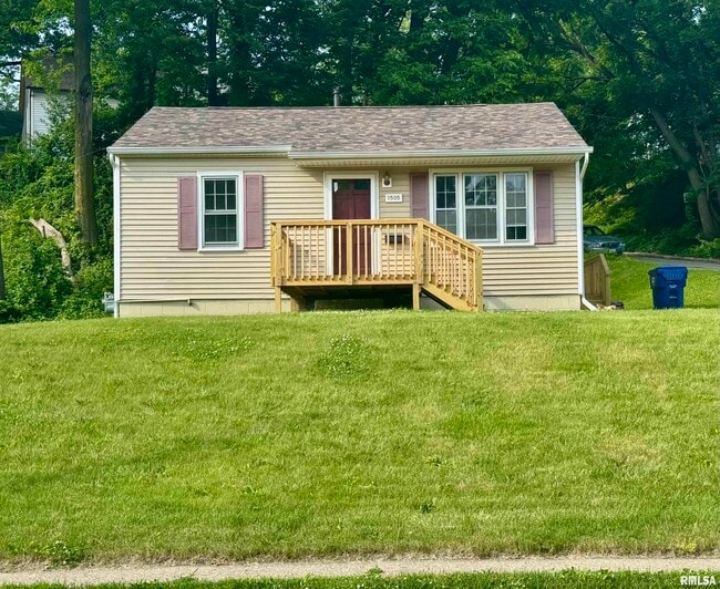 Primary Photo - 1505 Kirkwood Blvd