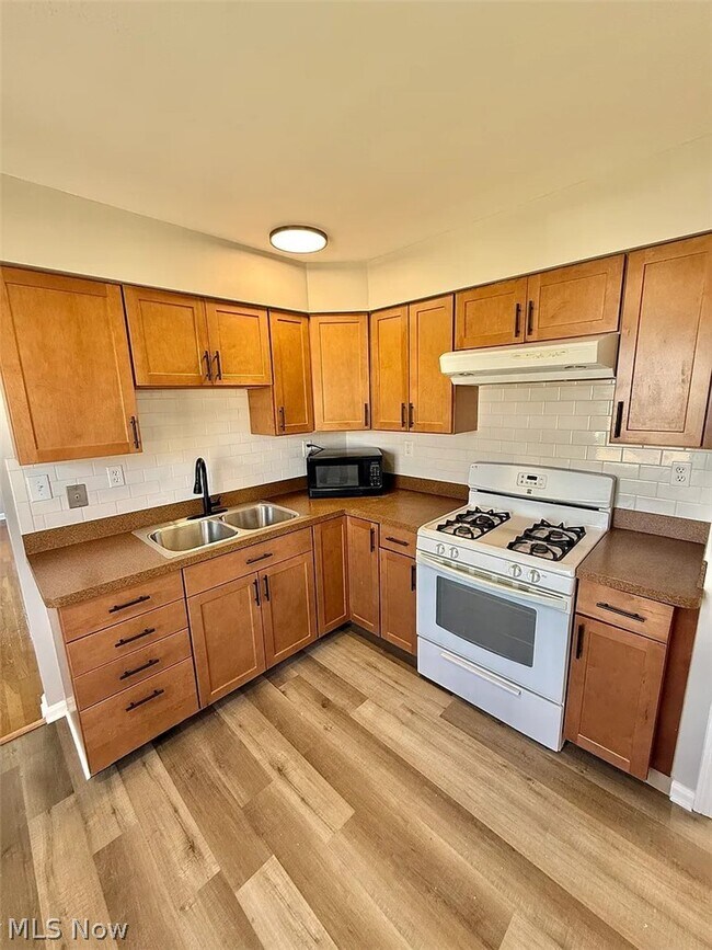 Building Photo - 6903 Luelda Ave