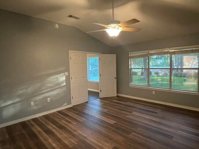 Building Photo - 1144 Troon Dr W