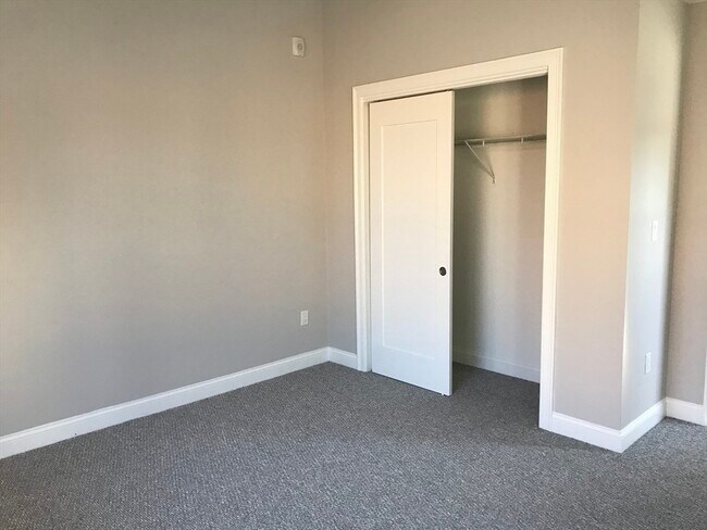 Building Photo - 10 Merrymount Rd