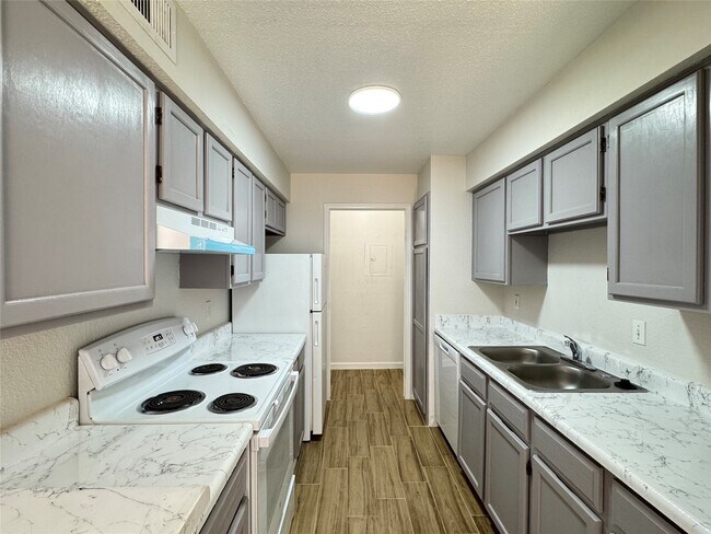 Building Photo - 6500 Sands Point Dr