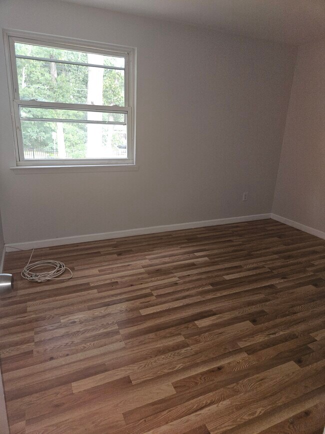 Building Photo - 3 Ethan Allen Ct