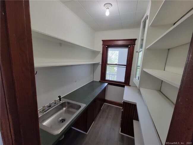 Building Photo - 393 Highland Ave