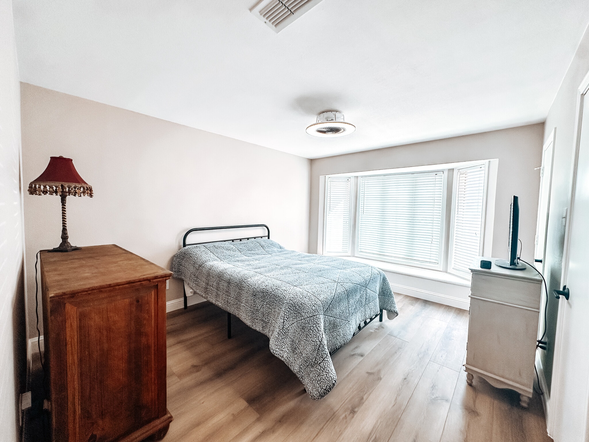 Building Photo - 5712 73rd St