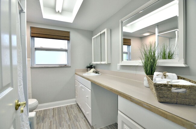 Building Photo - 10994 90th Terrace