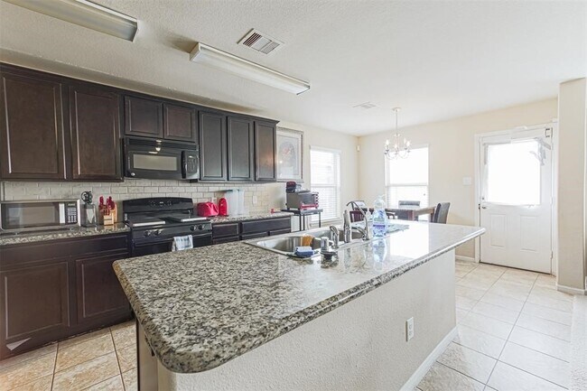 Building Photo - 9218 Adobe Sky Ct