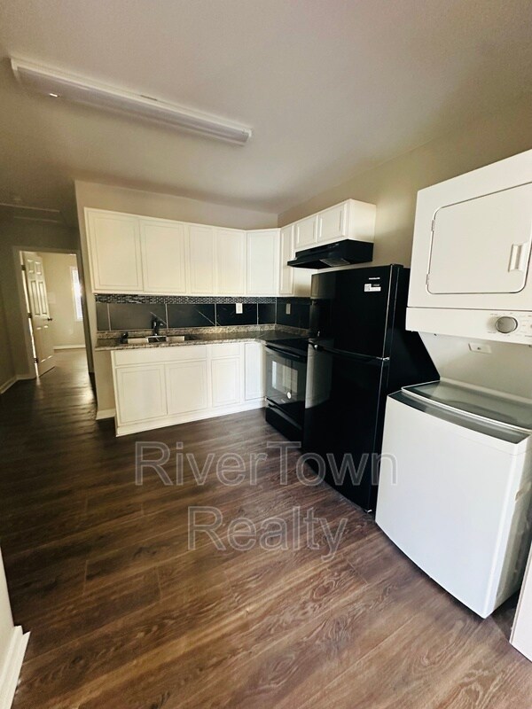 Building Photo - 806 Baltimore St