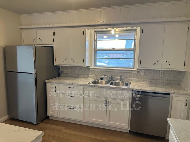 Building Photo - 415 N 17th St