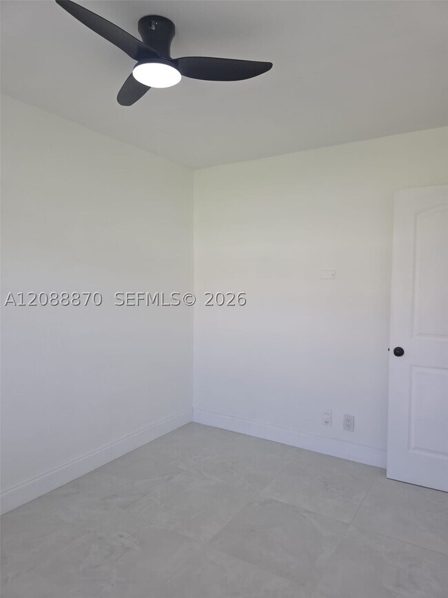 Building Photo - 12811 SW 43rd Dr