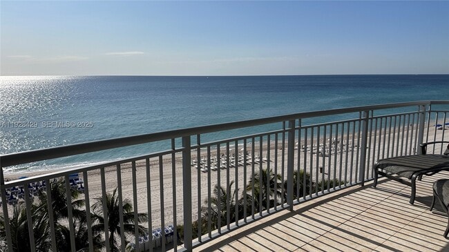 Building Photo - 17375 Collins Ave