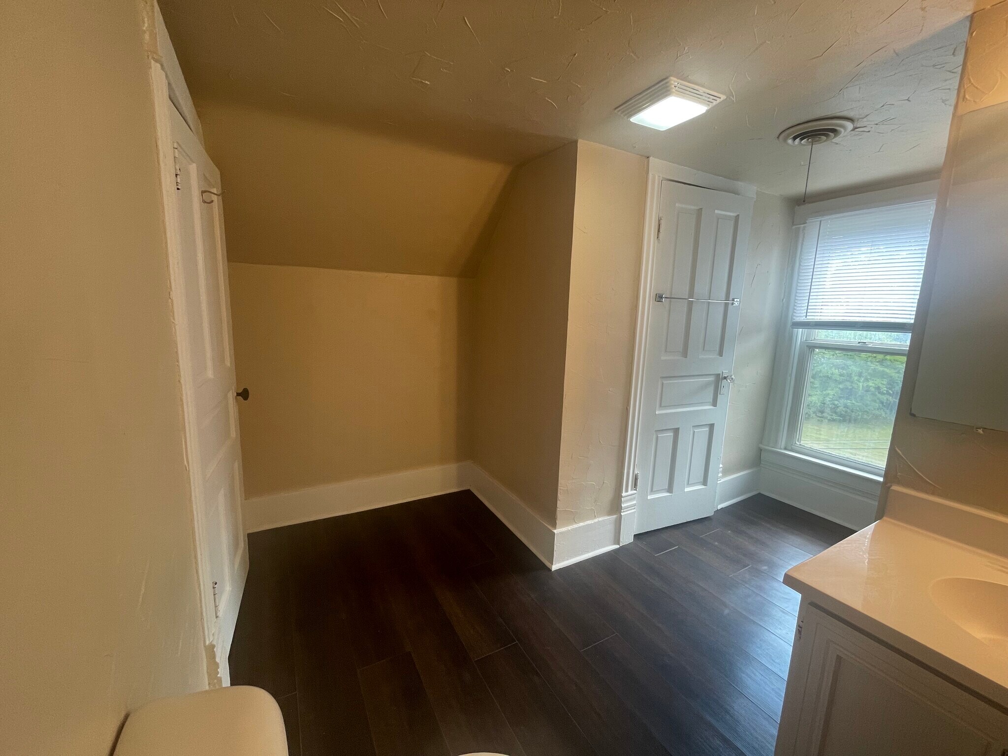 Bath is Spacious - 196 E 9th St