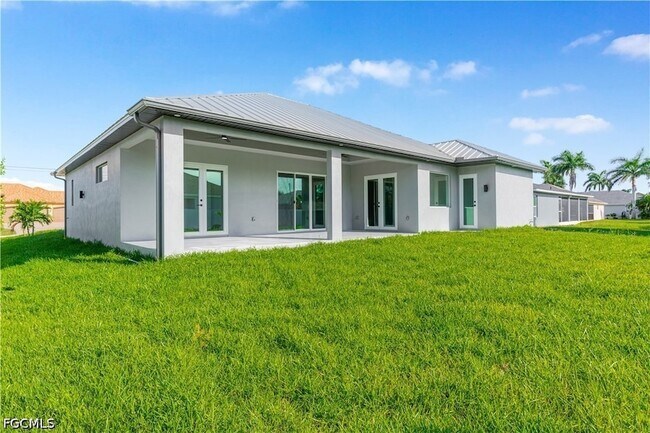 Building Photo - 512 NW 35th Pl