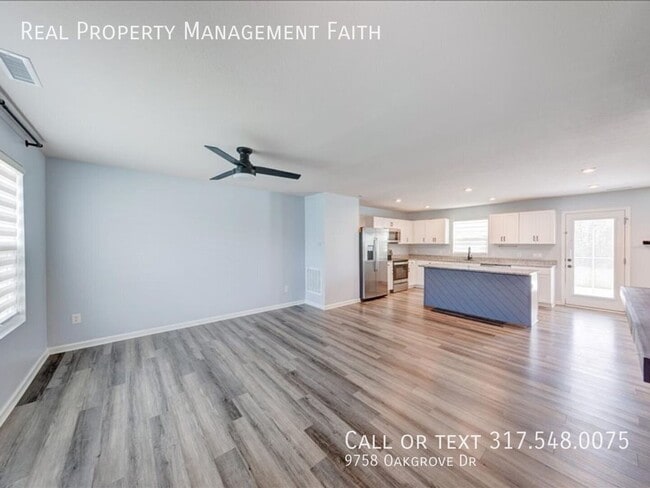 Building Photo - 9758 Oak Grove Dr