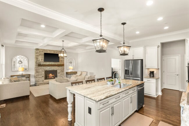 Building Photo - 2024 Albatross Way