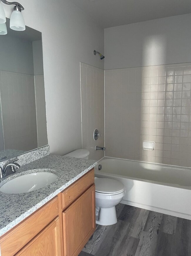 Building Photo - Renovated Home with A/C!