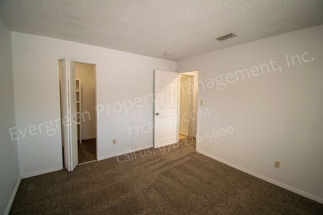 Building Photo - 1705 Heatheridge Rd