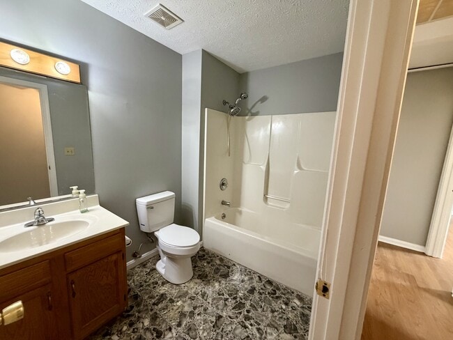 Building Photo - 115 Carey Ct