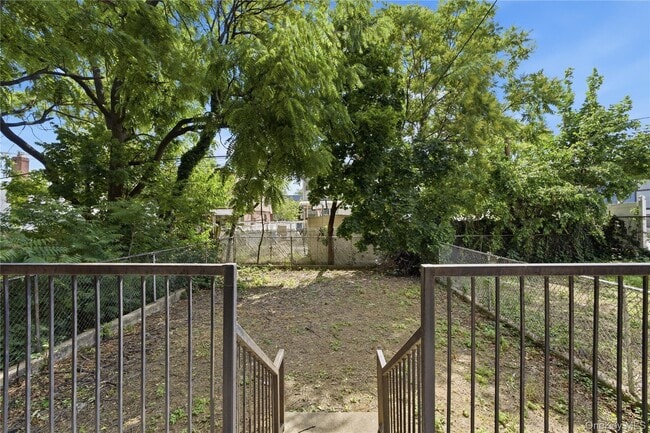 Building Photo - 59-17 Kissena Blvd