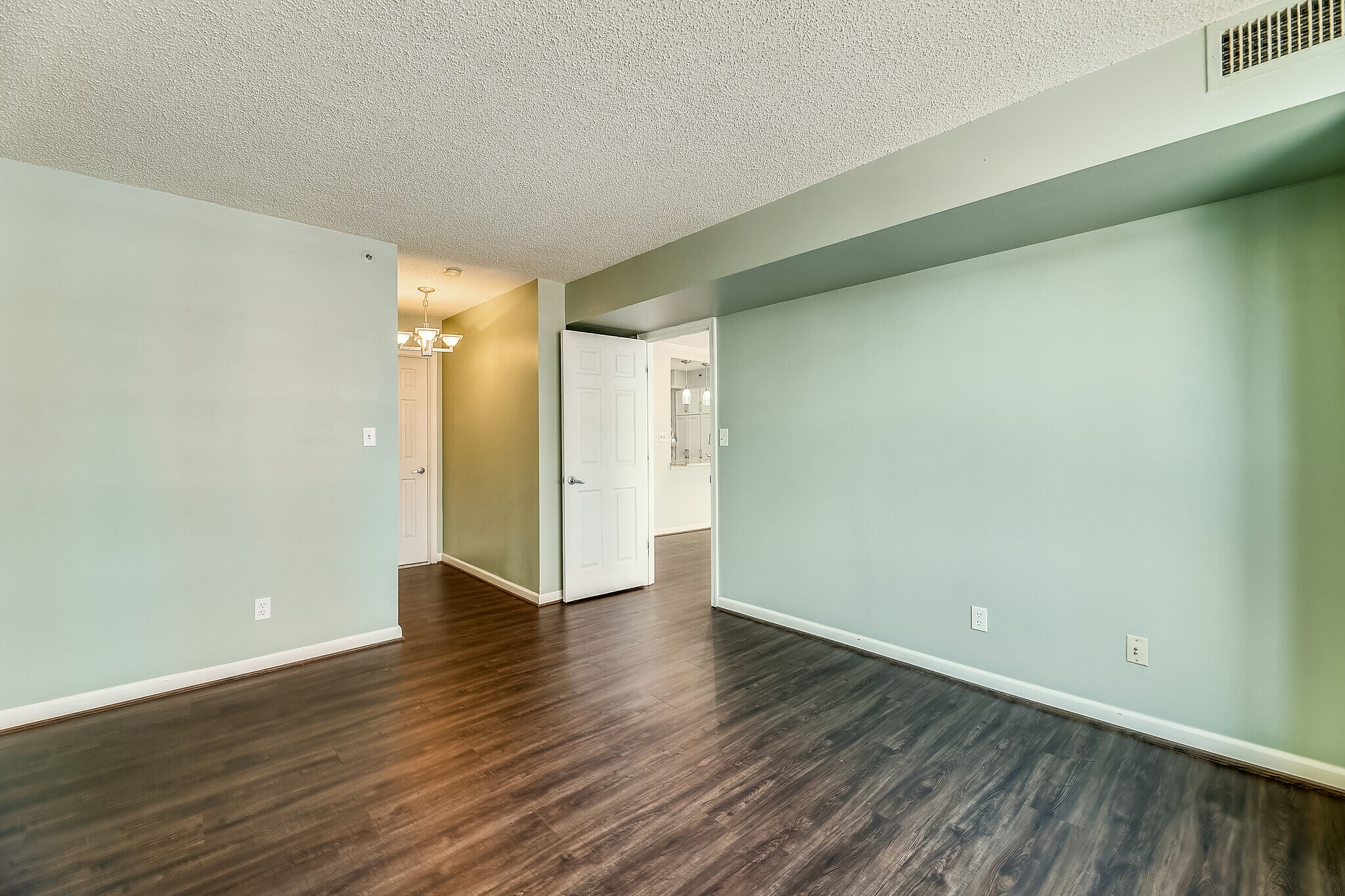 Building Photo - 1200 Braddock Pl