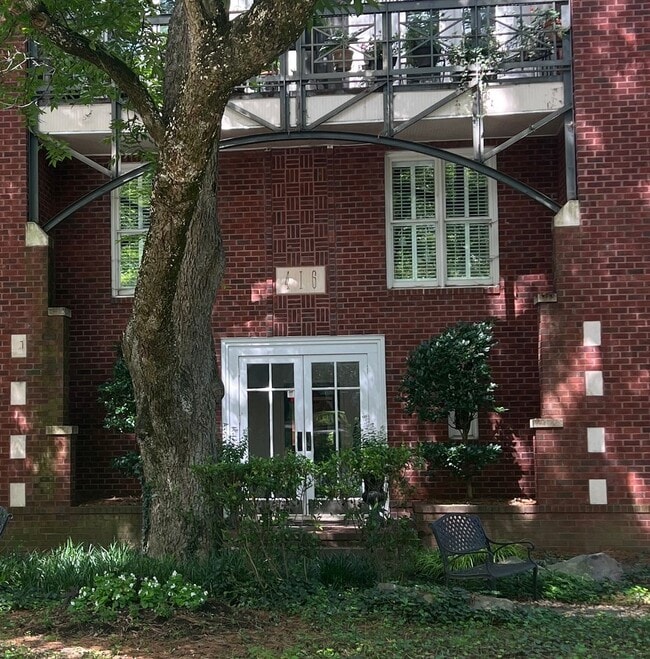 Building Photo - 416 Queens Rd