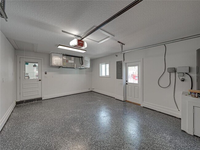 Building Photo - 6709 Cardinal Dr S