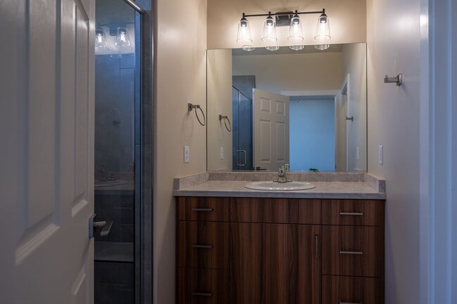 Building Photo - Brand New Townhome Near Utah Tech