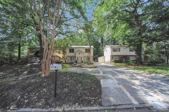 Building Photo - 1071 Standard Dr NE