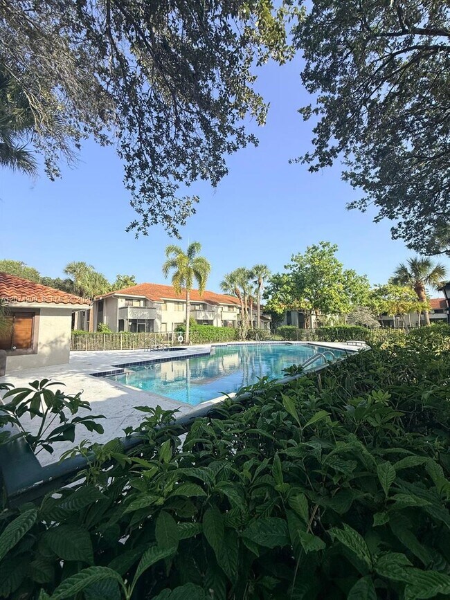 Building Photo - 3228 Coral Lake Dr