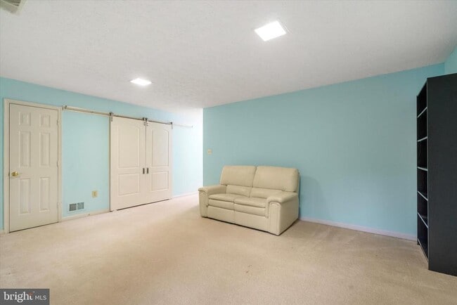 Building Photo - 2048 Pieris Ct