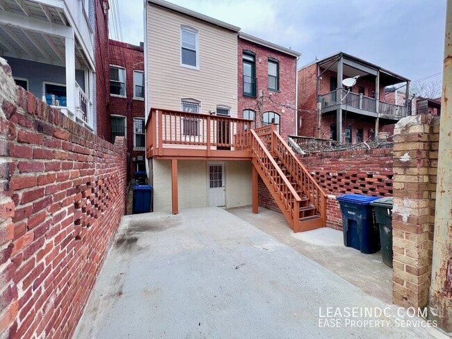 Building Photo - 130 Seaton Pl NW