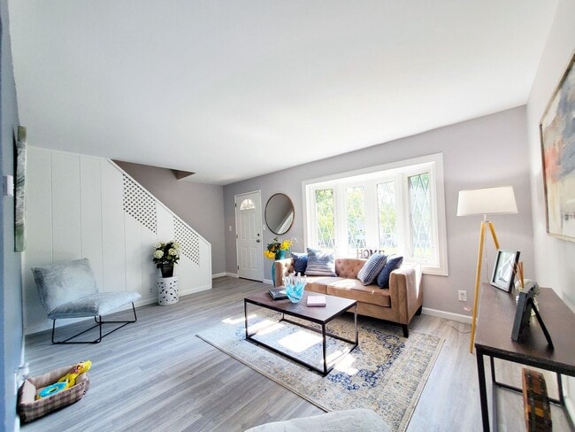 Building Photo - 4 Bed - 1 Bath Cape Cod for Rent