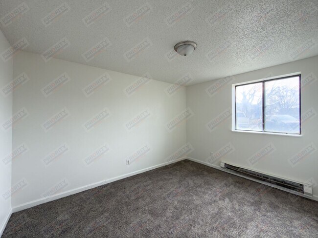 Building Photo - Ealges Nest Apartments