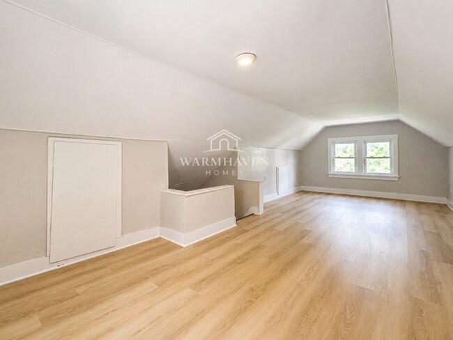 Building Photo - 804 Beardsley St