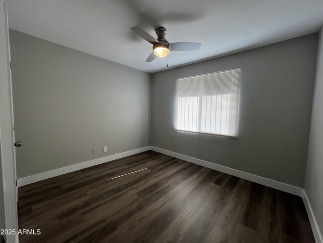 Building Photo - 3336 W Turney Ave