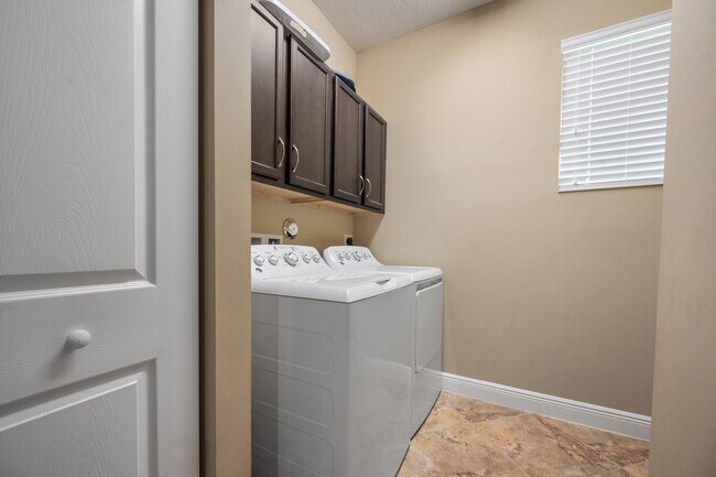 Building Photo - 2352 Bellarosa Circle