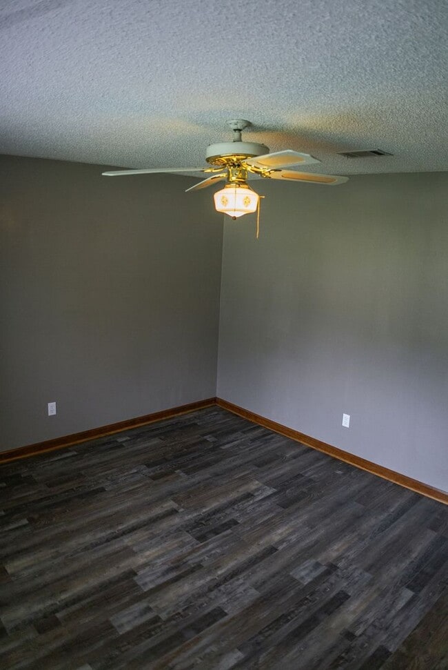 Building Photo - Sherwood Oasis